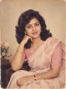 A Soft 1980s Portrait for Women