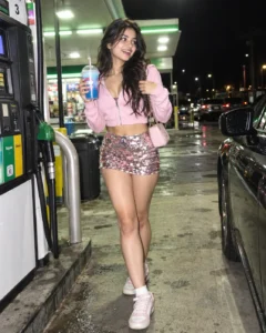 Yellow Skin After Injection Y2K Celebrity Paparazzi Gemini Prompts for Night-Out Photos (18 Copy ...